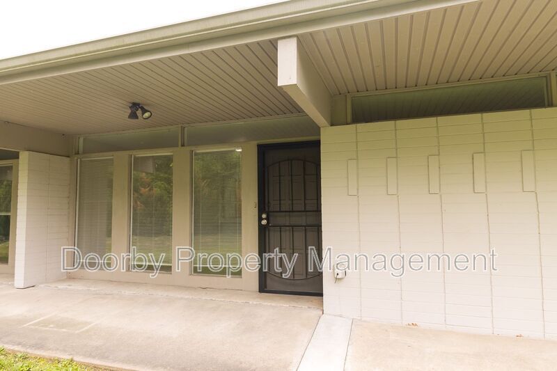 Building Photo - 3101 Ellis Ave