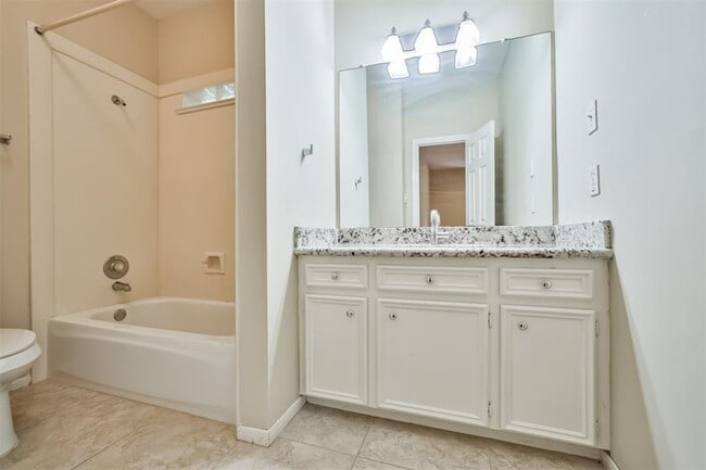 Building Photo - 16 Kelliwood Ct Cir