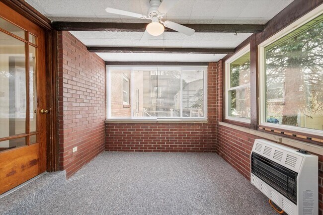 Building Photo - 3635 Poplar Ave