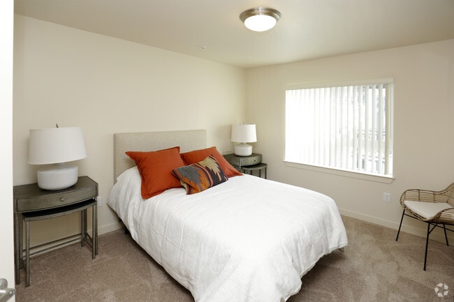 Interior Photo - Traditions at Englewood