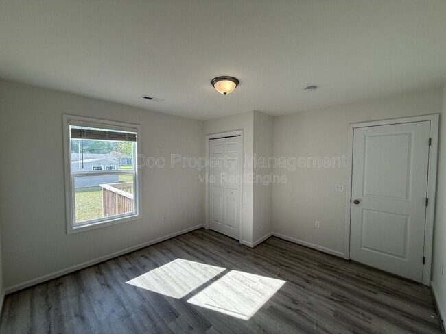 Building Photo - 990 Ebb Tide Dr