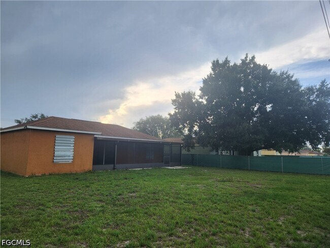 Building Photo - 573 Bell Blvd