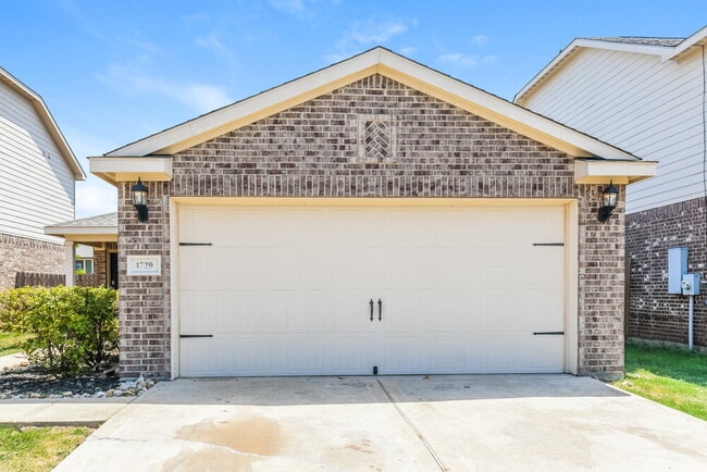 Building Photo - 4729 Cedar Springs Dr