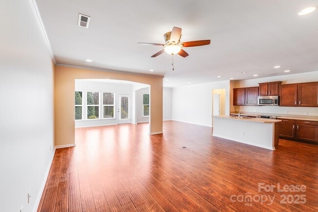 Building Photo - 7012 Kitty Hawk Ln