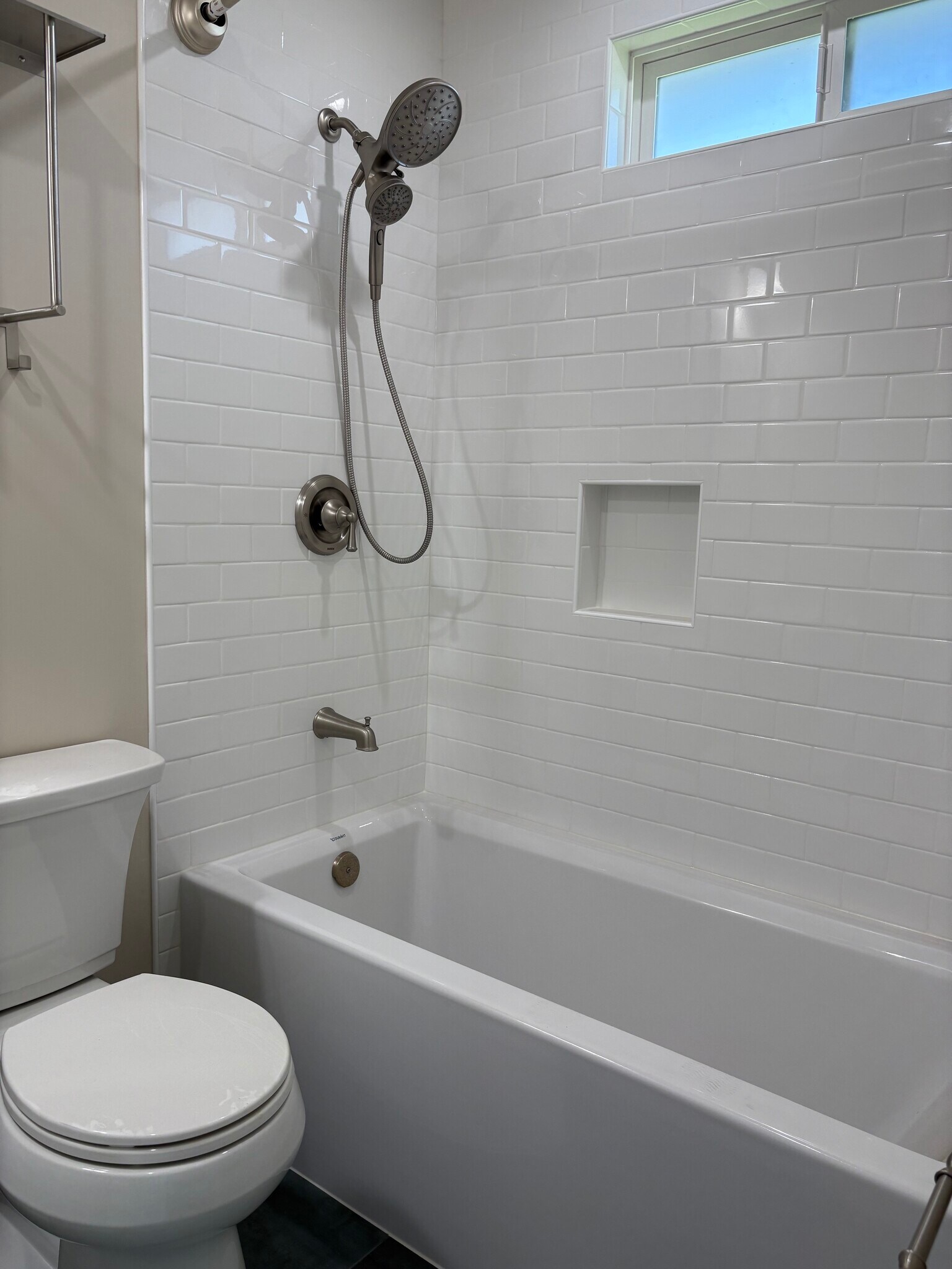 Building Photo - 2287 Poplar Ave