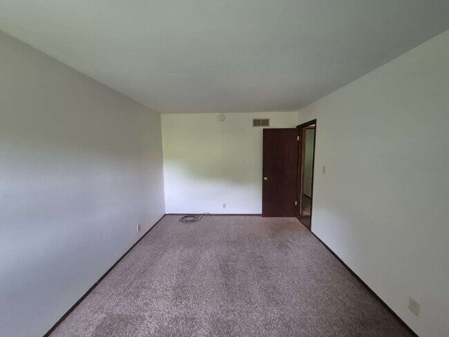 Building Photo - 21225 Mary Lynn Dr