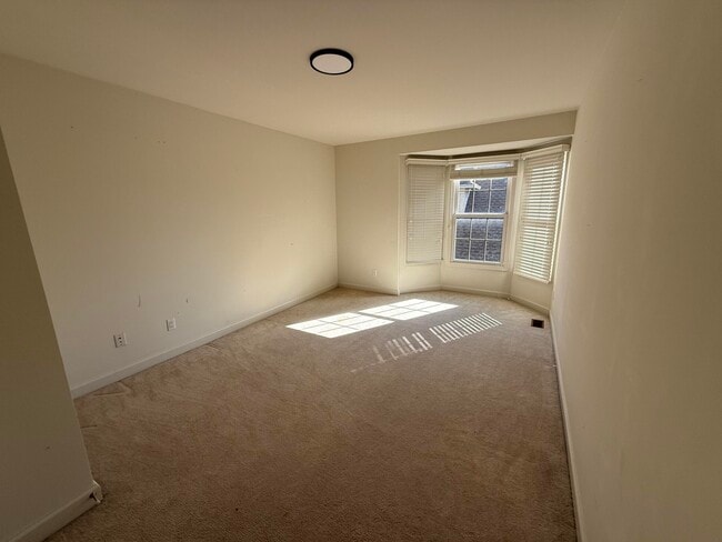 Building Photo - 18145 Shoreline Ct