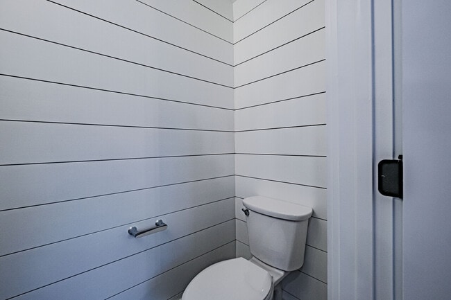 Building Photo - 9 Sunshine Circle