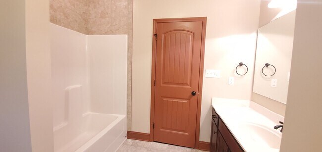 Building Photo - Spectacular!