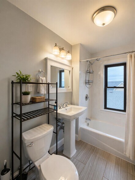 Building Photo - 21 Chetwynd Rd