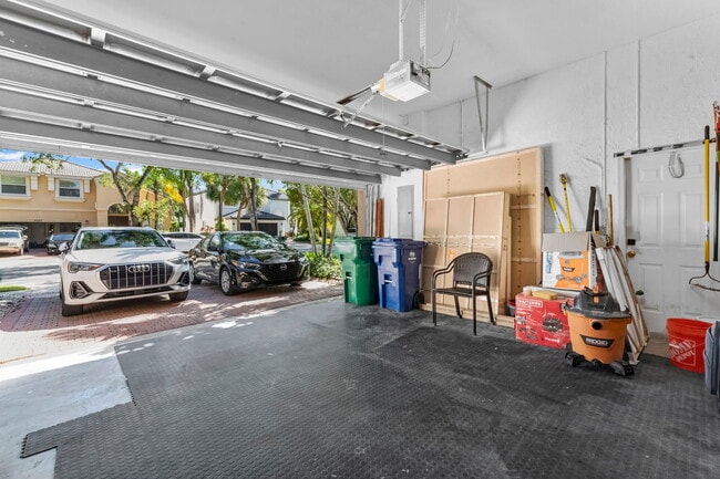 Building Photo - 5046 SW 162nd Ave