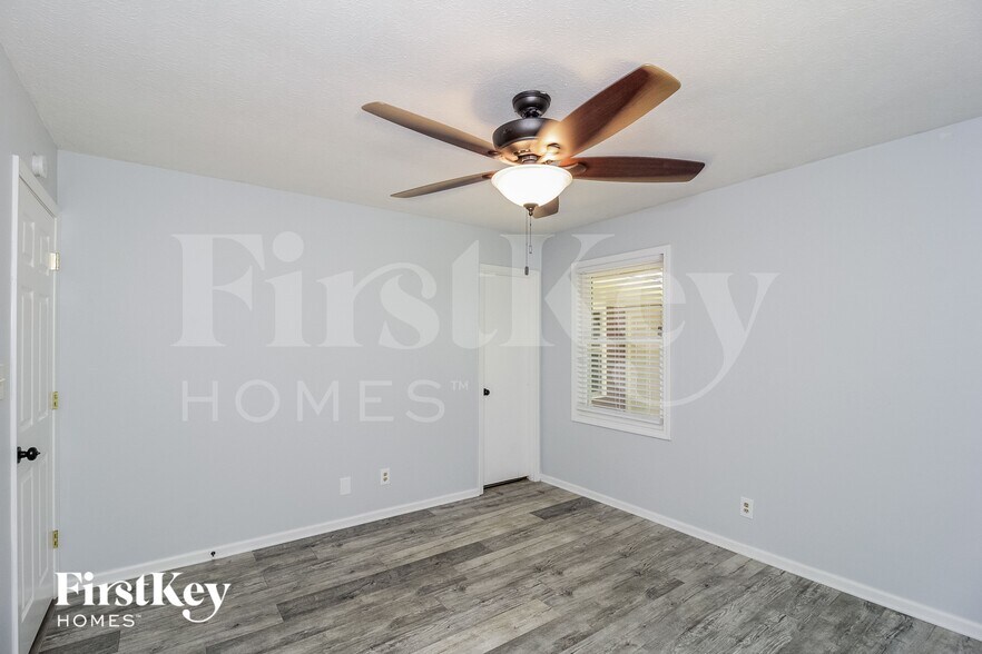 Building Photo - 30 Roving Hills Cir SE