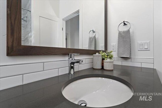Building Photo - Newer 3-Bedroom in Star