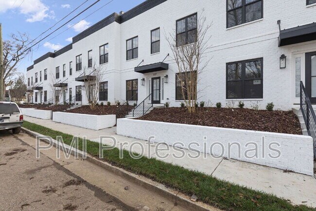 Building Photo - 219 S Bilbro Ave