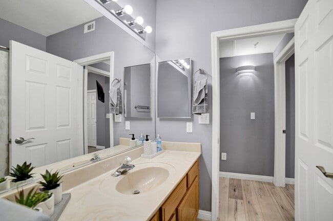 Building Photo - NEWLY RENOVATED AND FULLY FURNISHED CONDO ...