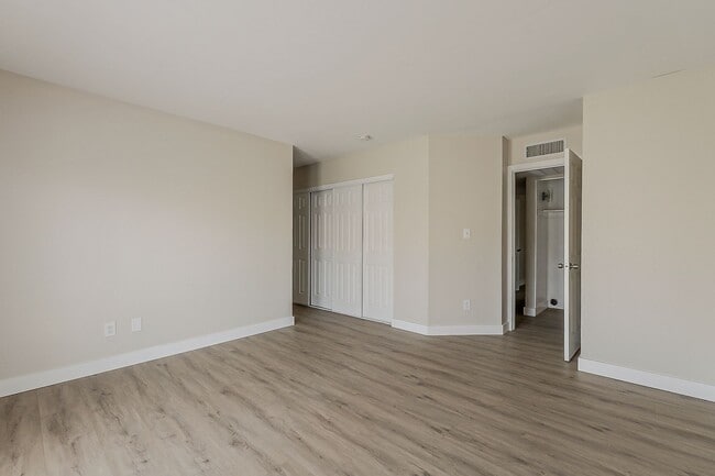 Building Photo - Central Phoenix Remodeled Townhome Oasis –...