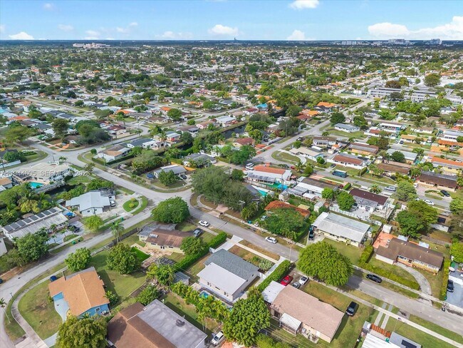 Building Photo - 10330 SW 51st St