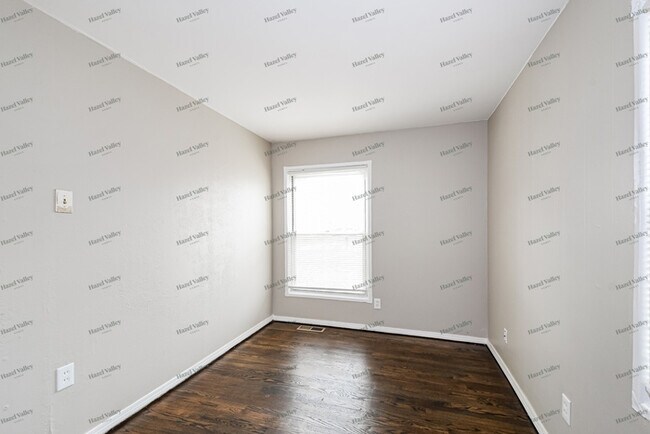 Building Photo - 12422 Pizarro Dr