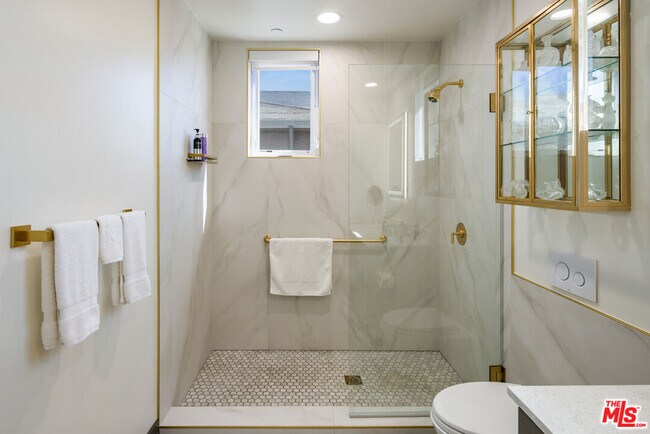 Building Photo - 118 Orlando Ave