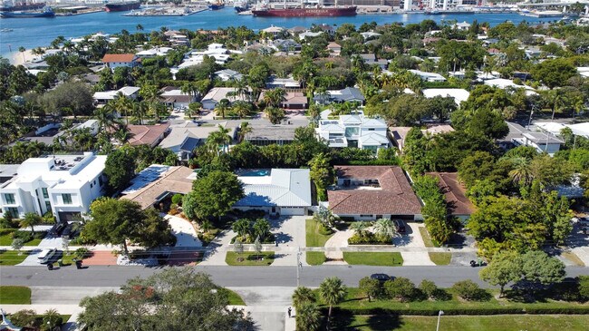 Building Photo - 1959 SE 25th Ave