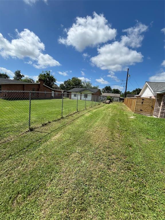 Building Photo - 5006 Ridgeway Dr