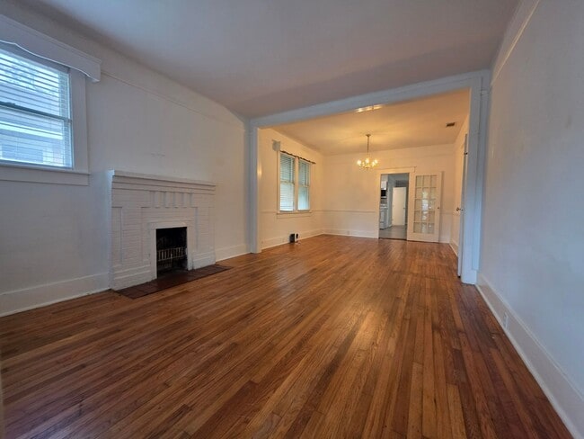 Building Photo - 1118 E 39th St