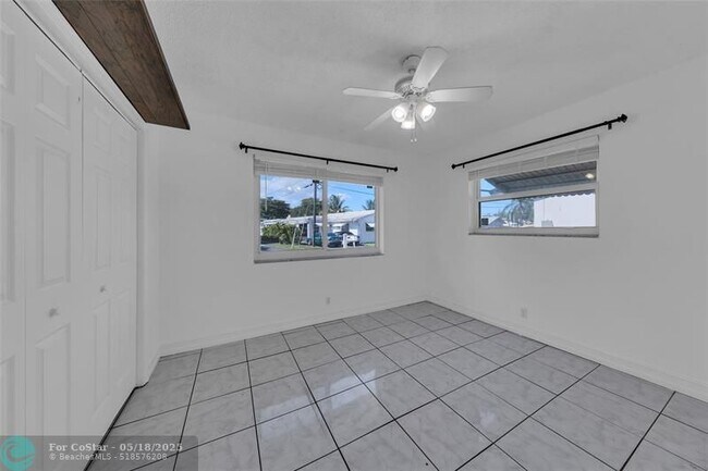 Building Photo - 1906 NW 45th Ct