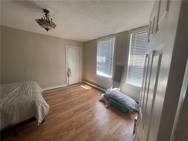 Building Photo - 40-40 Freebody St