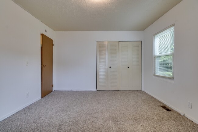 Building Photo - 2019 Miller Dr