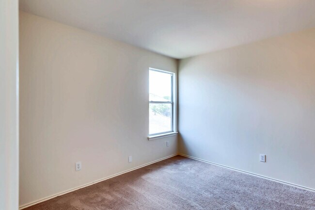 Building Photo - 10900 Gerald Allen Loop