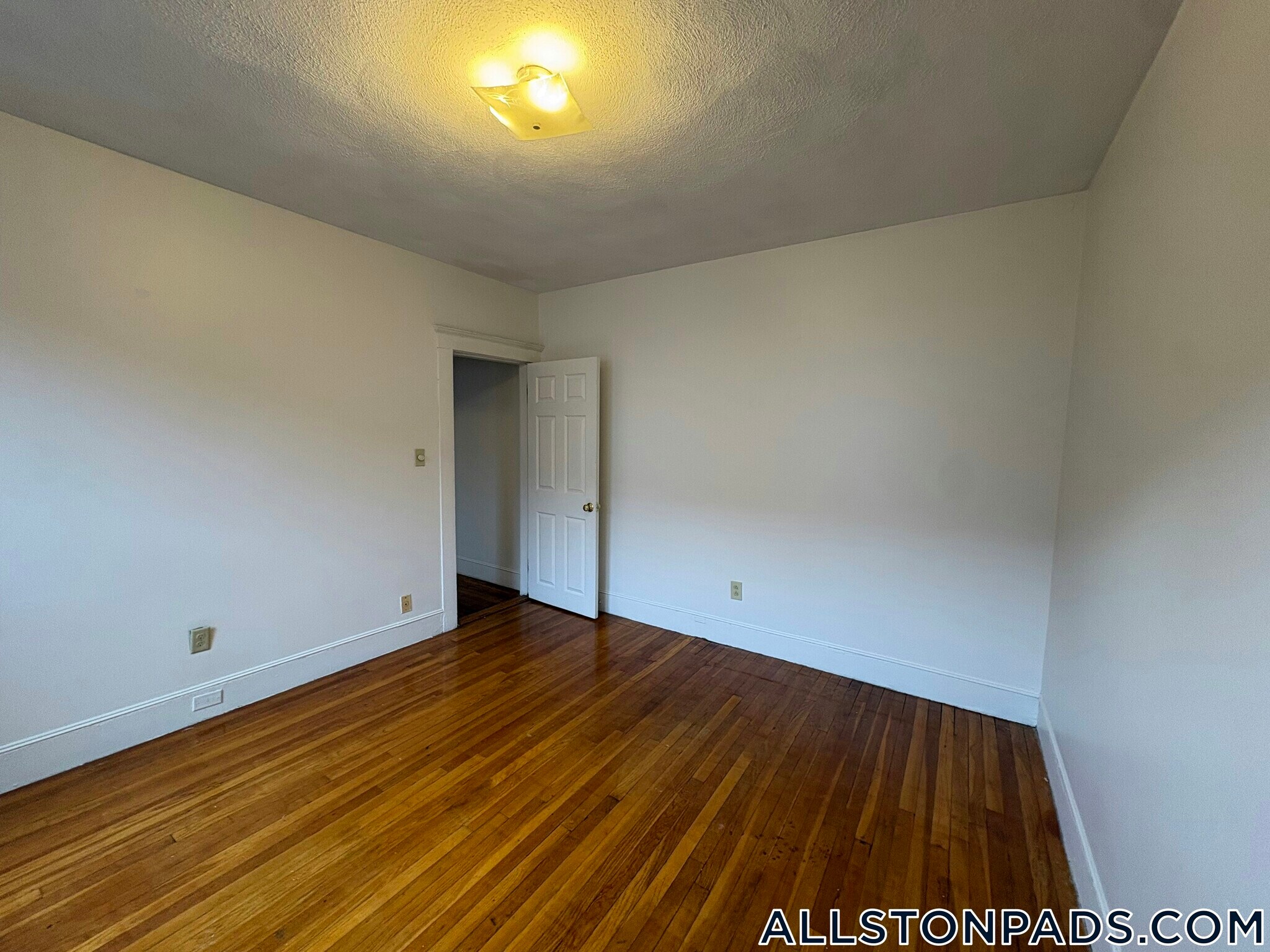 Building Photo - 11 Scottfield Rd