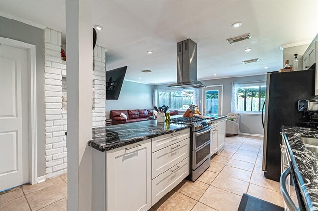 Building Photo - 5611 Winding Way Dr