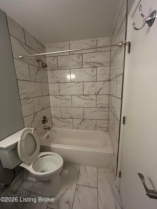 Building Photo - 5510 Baywood Dr