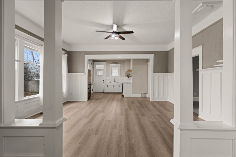 Building Photo - 204 18th Ave S