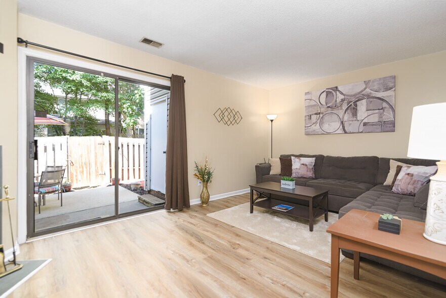 Building Photo - Room in Townhome on Rust Wood Pl