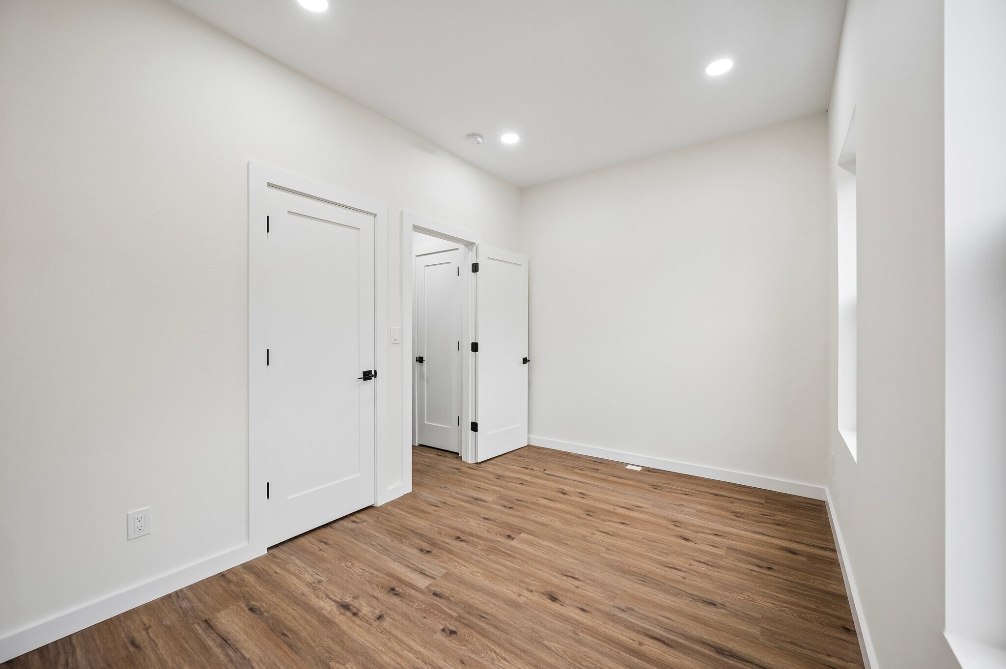 Building Photo - 1702 N Stillman St