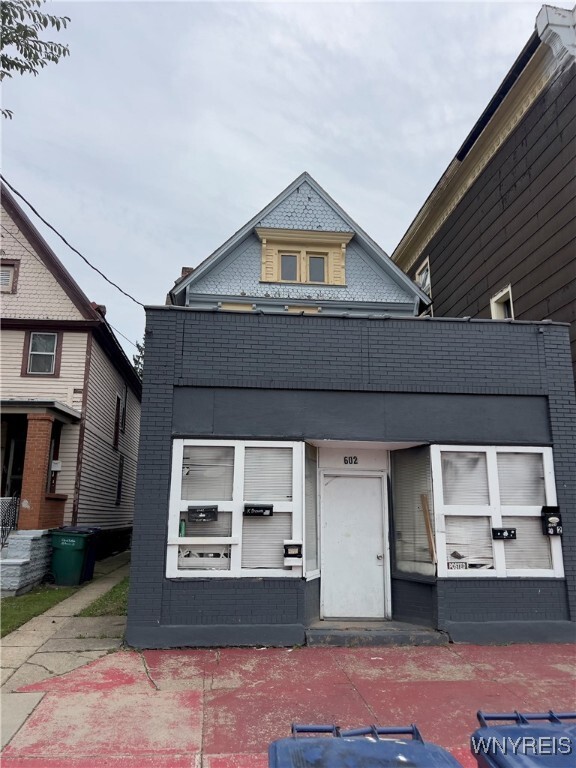 Primary Photo - 602 West Ave