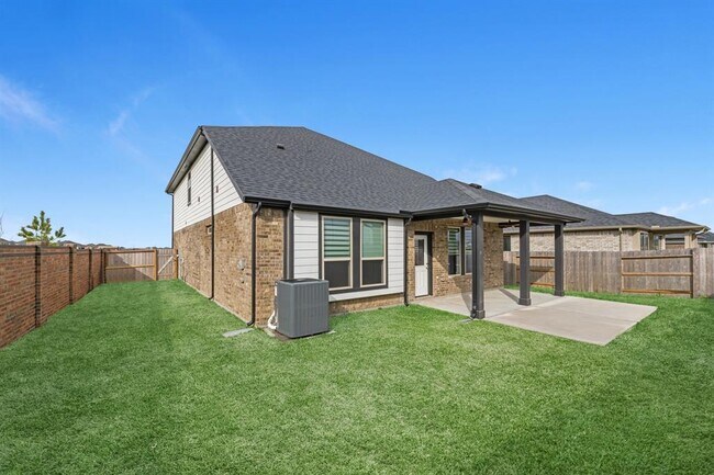 Building Photo - 5502 Pearl Vis Dr
