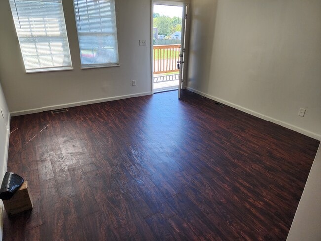 Building Photo - 2445 Hoitt Ave