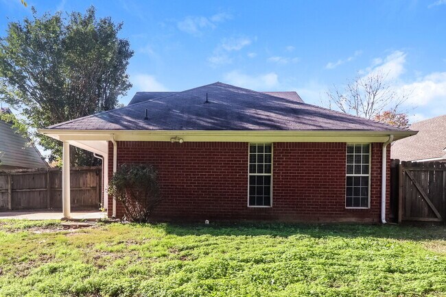 Building Photo - 7366 Pecan Meadow Dr E