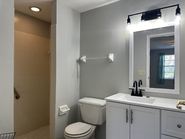 Building Photo - Cedarwood Condominiums