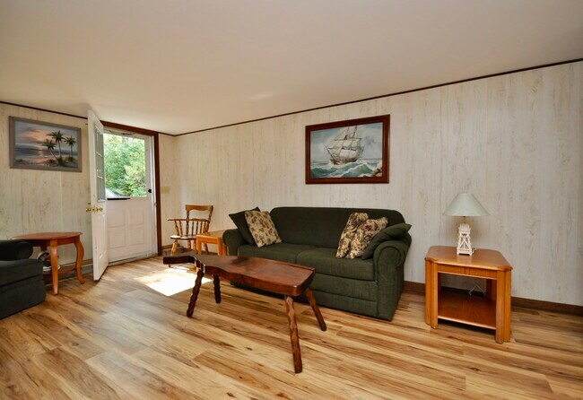 Building Photo - 34 Dale Dr