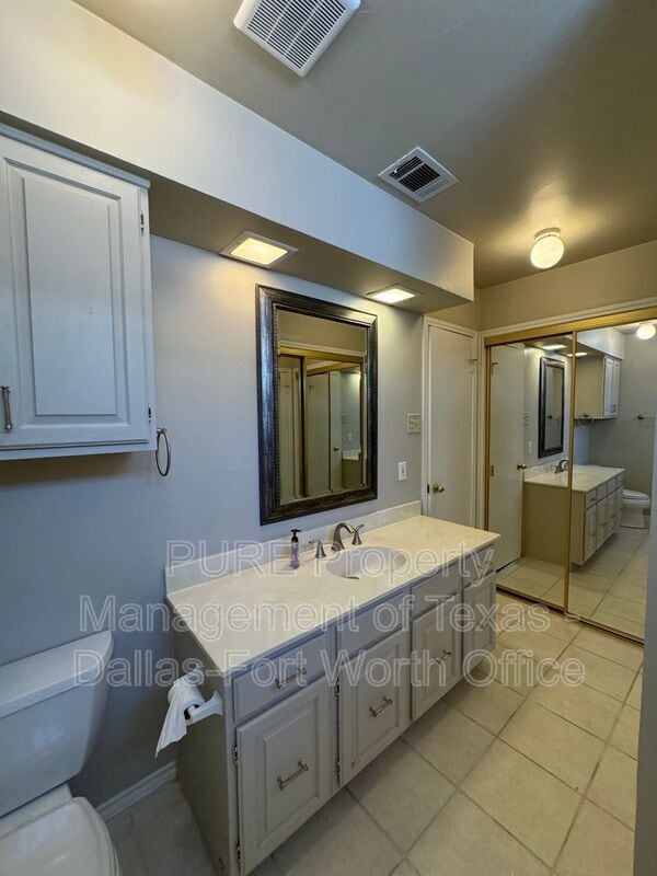 Building Photo - 6308 Winton St