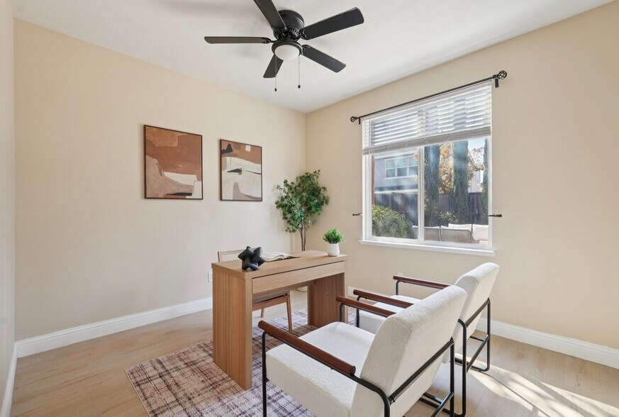 Building Photo - 2070 Katnich Ln