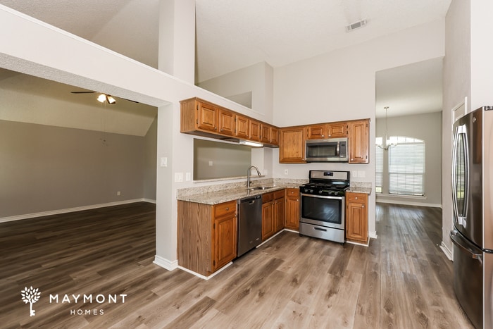 Building Photo - 819 Crooked Creek Ln