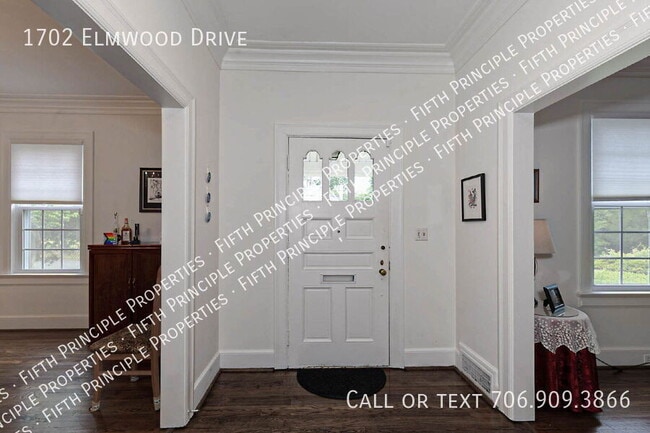 Building Photo - 1702 Elmwood Dr