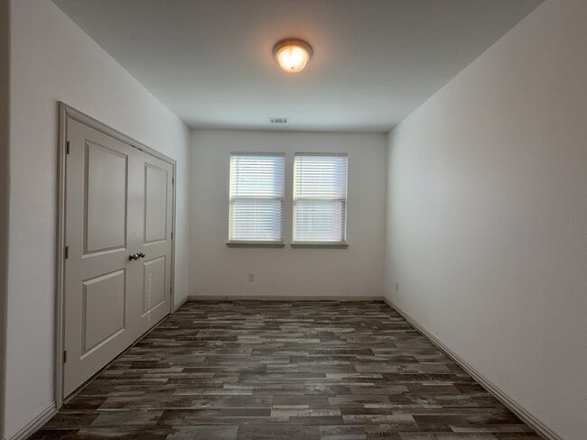 Building Photo - 4027 Snow Goose Trl