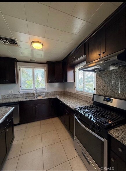 Building Photo - 2404 Wetherhead Dr