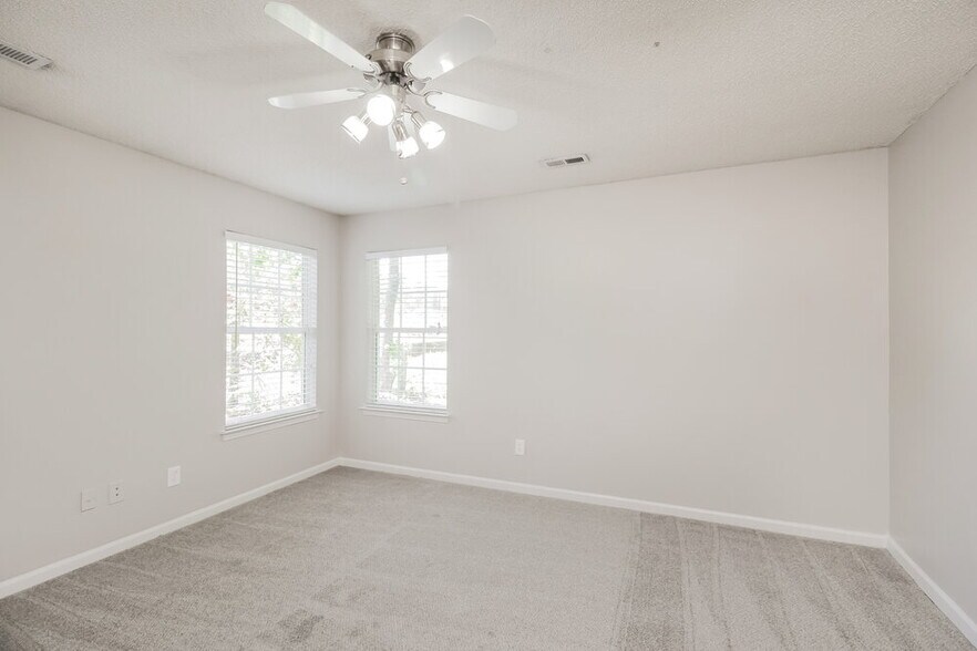 Building Photo - 5321 Padstow Ct