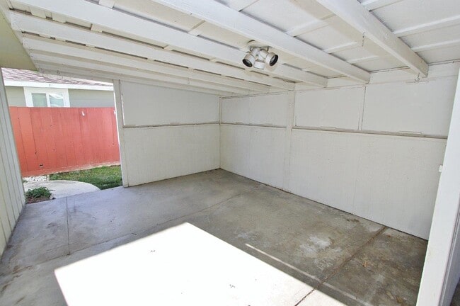 Building Photo - 2412 Robert Ave